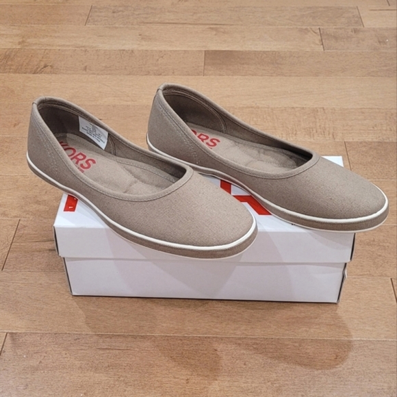 Michael Kors Shoes - NWT MICHAEL KORS TRAFFIC SLIDE ON SZ. 7